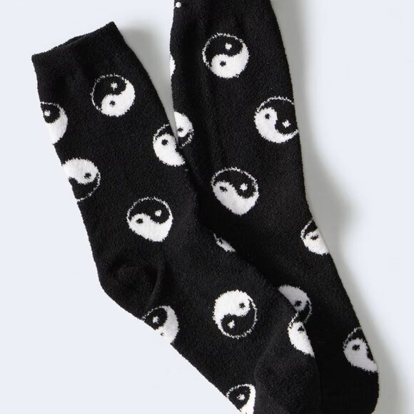 Aeropostale FUZZY YIN-YANG SOCKS - Picture 1 of 3